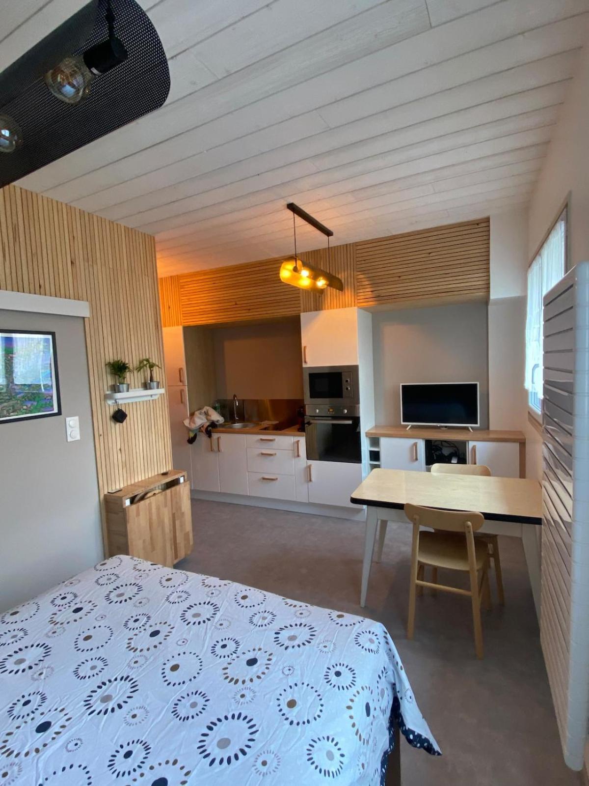 Apartment Quartier Salins 5mn Gare Routiere